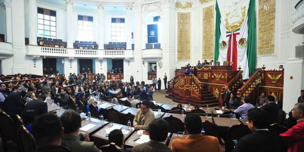 No cumplir con la Constitución también es traición al pueblo