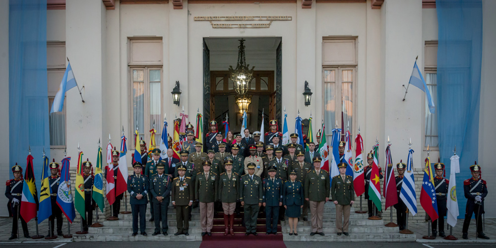 El papel de las Fuerzas Armadas en la política latinoamericana